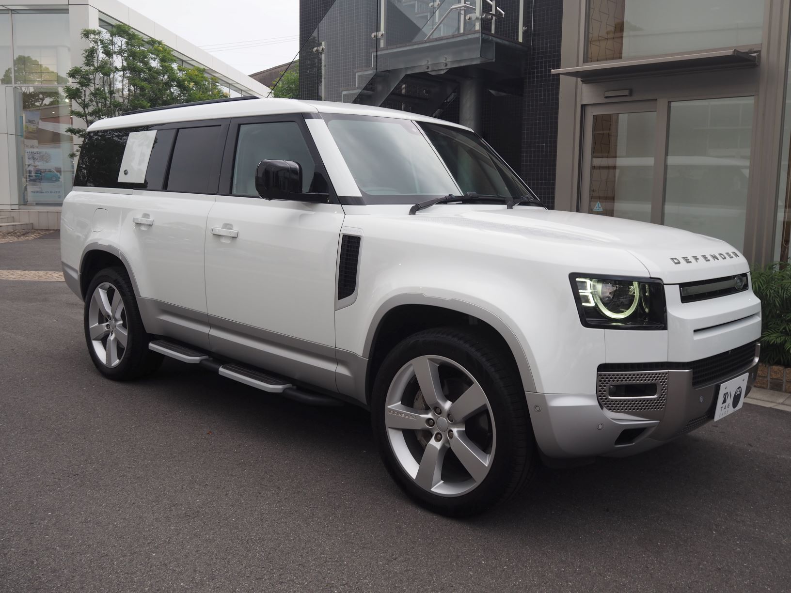 【TAG CARS RONDEN】 LAND ROVER　DEFENDER 130　中古車情報 画像