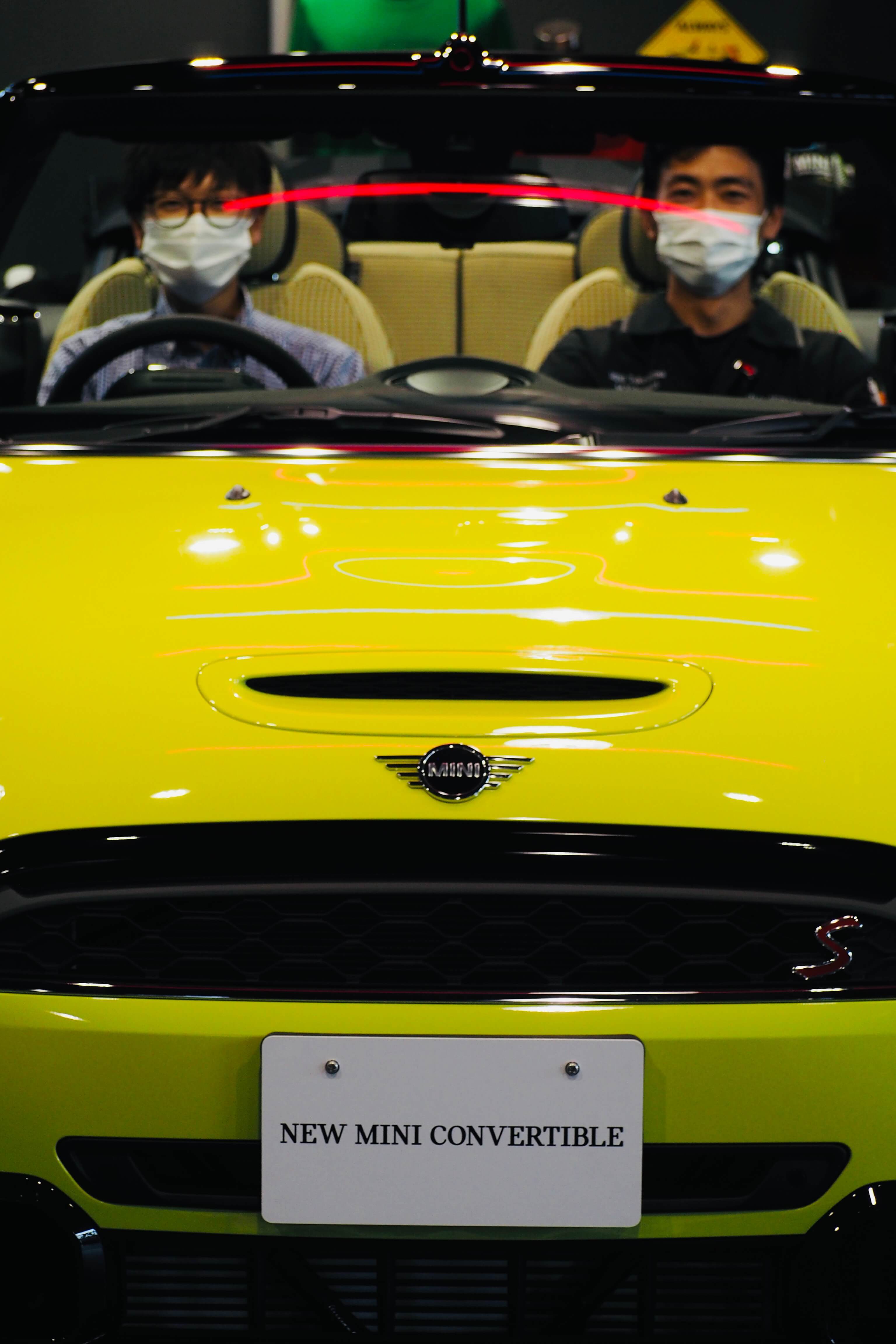 MINI】刺激的なイエロー THE NEW MINI CONVERTIBLE. 試乗受付中 MINI】刺激的なイエロー THE NEW MINI CONVERTIBLE. 試乗受付中